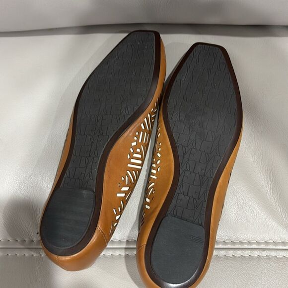 Diane Von Furstenberg Laser Cut Ballerina Flats in Brown Leather sz 8 1/2 - Picture 5 of 5